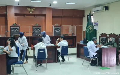Vaksinasi Oleh Kimia Farma